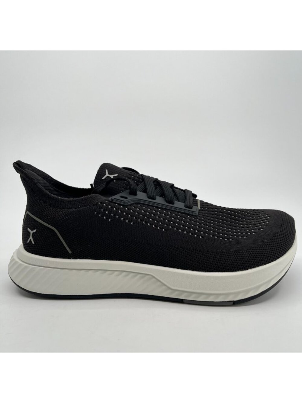 Flux Footwear Adapt Runner Black Womens Size 7.5 Athletic Knit Shoes Sneakers